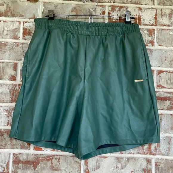 Fabletics Olive Green Vegan Leather Elastic Waist Shorts - Picture 1 of 6